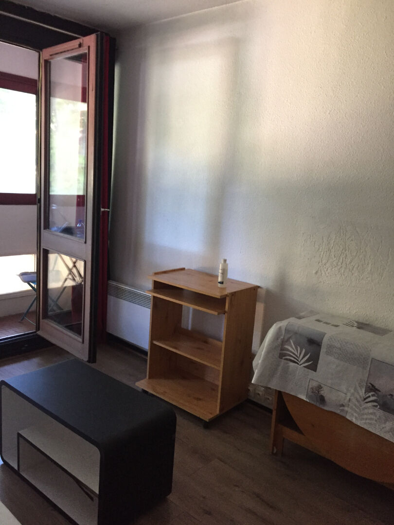 EXCLUSIVITE Idéal investisseur AIX LA PARADE T1 15m2 avec loggia fermée