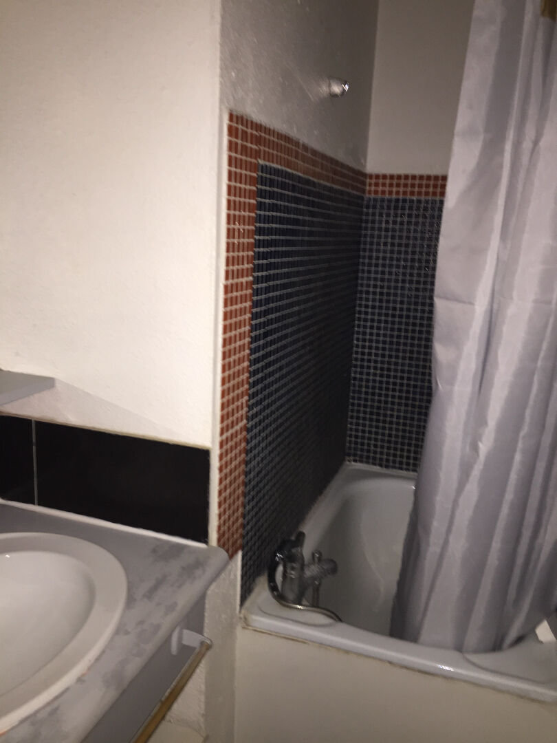 EXCLUSIVITE Idéal investisseur AIX LA PARADE T1 15m2 avec loggia fermée