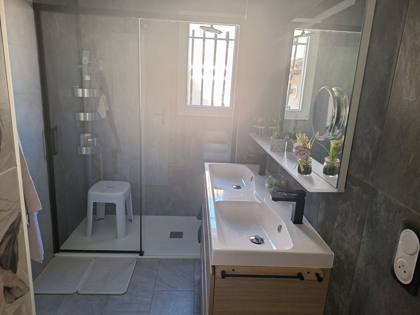 Maison de plain-pied T4 / T5 de 102 m² + véranda 40 m² sur une parcelle de 523 m²