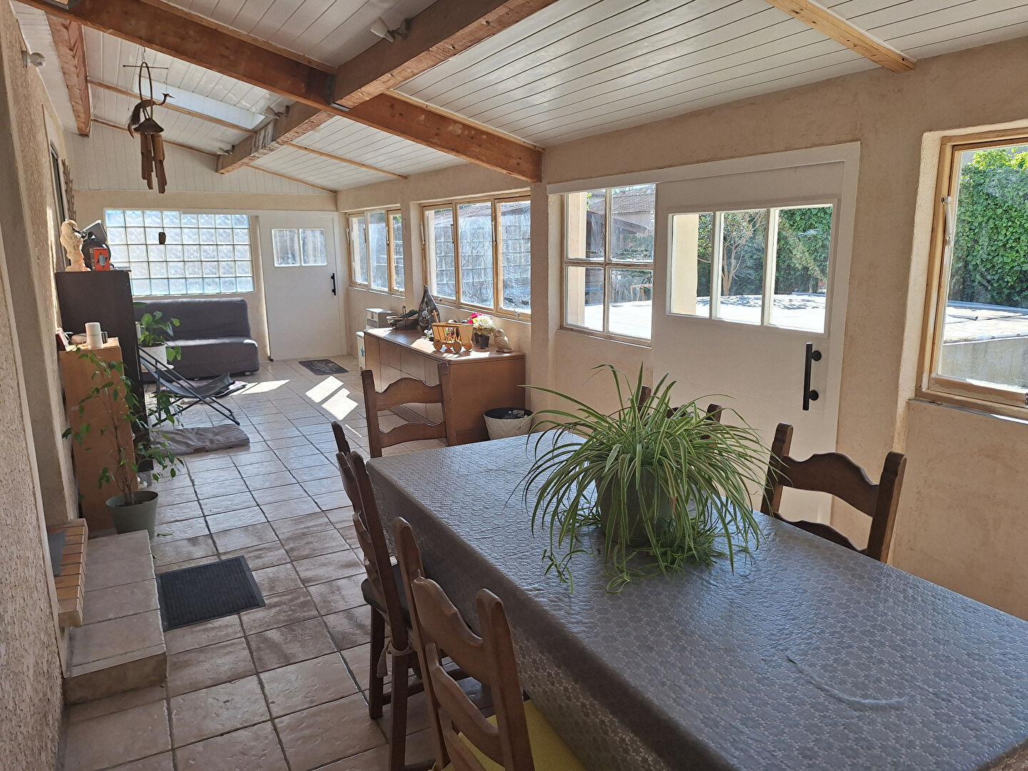 Maison de plain-pied T4 / T5 de 102 m² + véranda 40 m² sur une parcelle de 523 m²