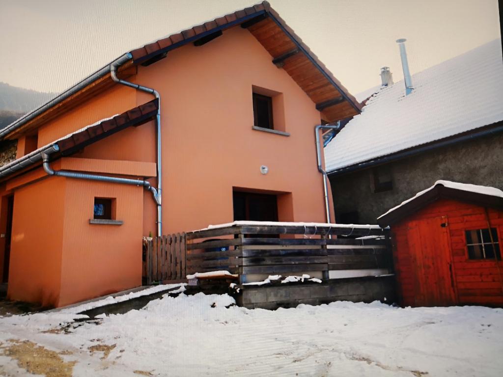 Maison T3 duplex 61m² Serrieres En Chautagne 3 pièce(s)