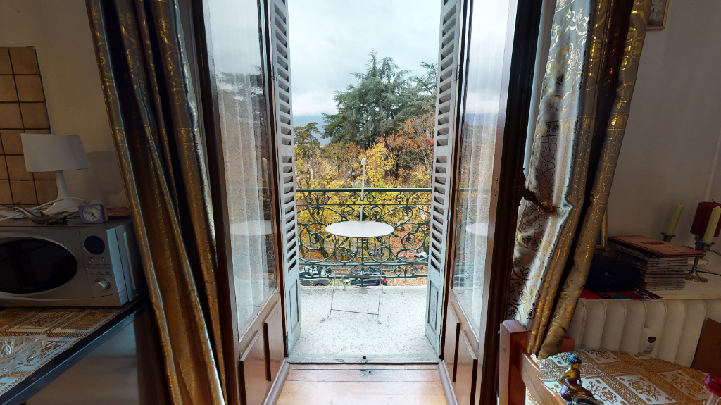 En centre ville, appartement TYPE 1 à AIX LES BAINS avec ...