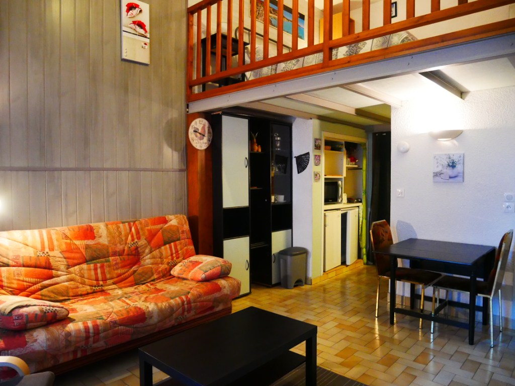 À louer, appartement meublé d'une surface habitable de 34,54 m², 1 pièce à AIX LES BAINS (73100).