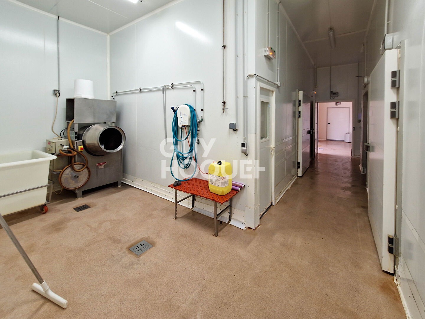 Local commercial Ucciani 567 m²