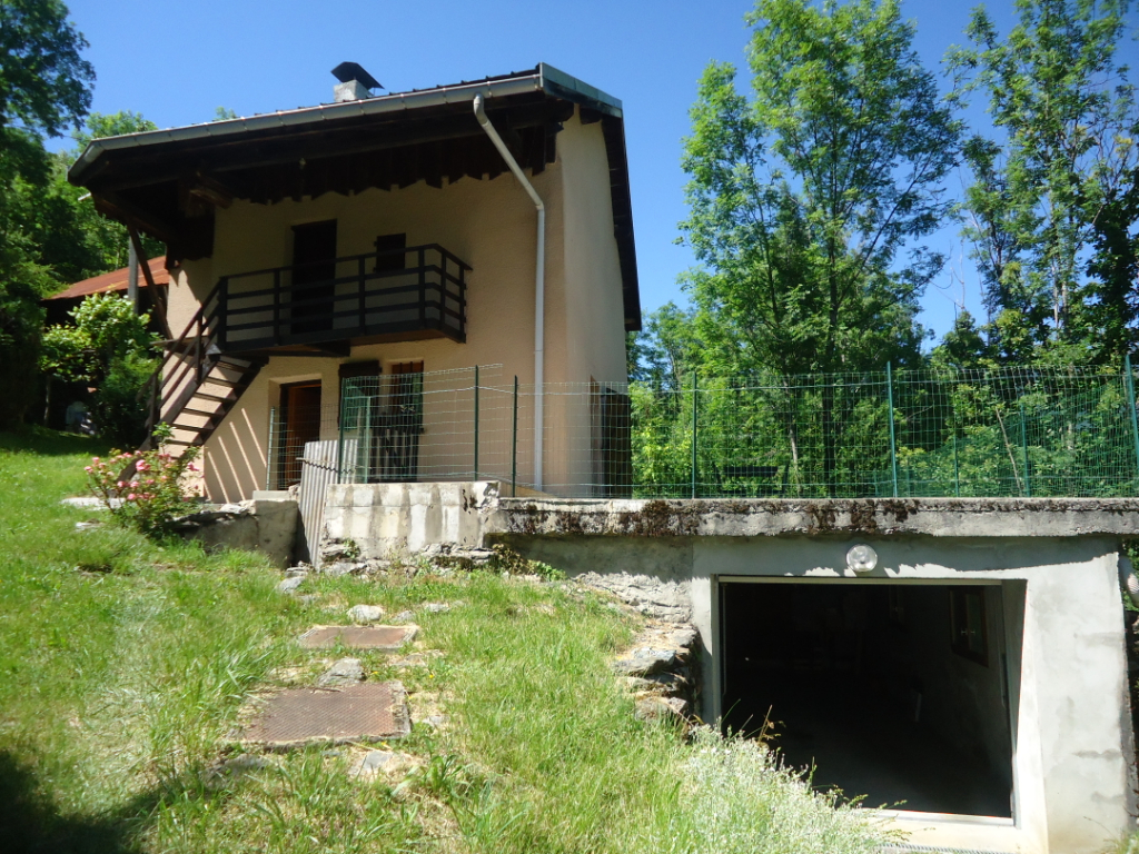 À vendre à ESSERTS BLAY (73540), maison de 65,5 m². + grange 168m²