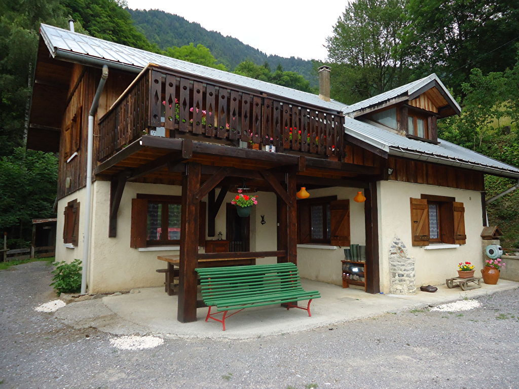 À vendre, maison 4 pièces de 146 m² à HERY-SUR-UGINE (73400).