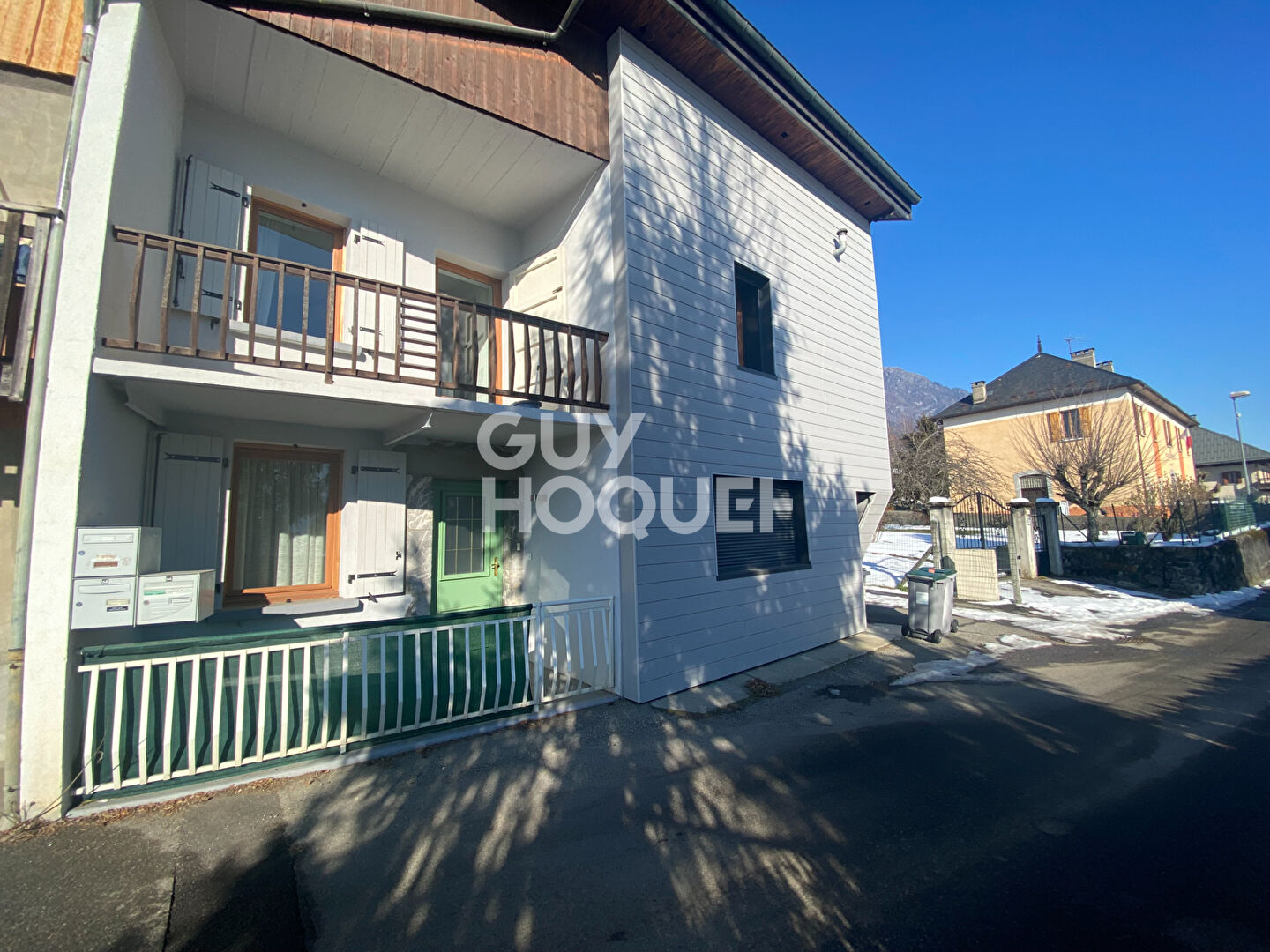 Maison d'environ 351,87 m² à vendre à VERRENS ARVEY (73460).