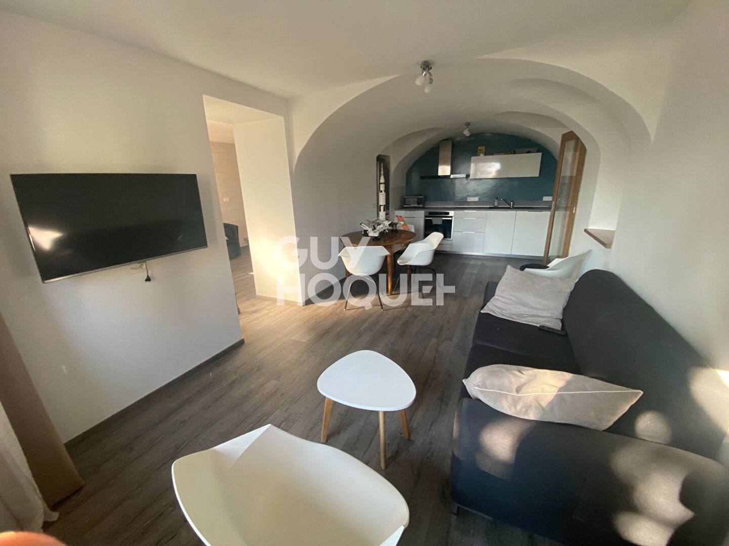 Maison d'environ 351,87 m² à vendre à VERRENS ARVEY (73460).