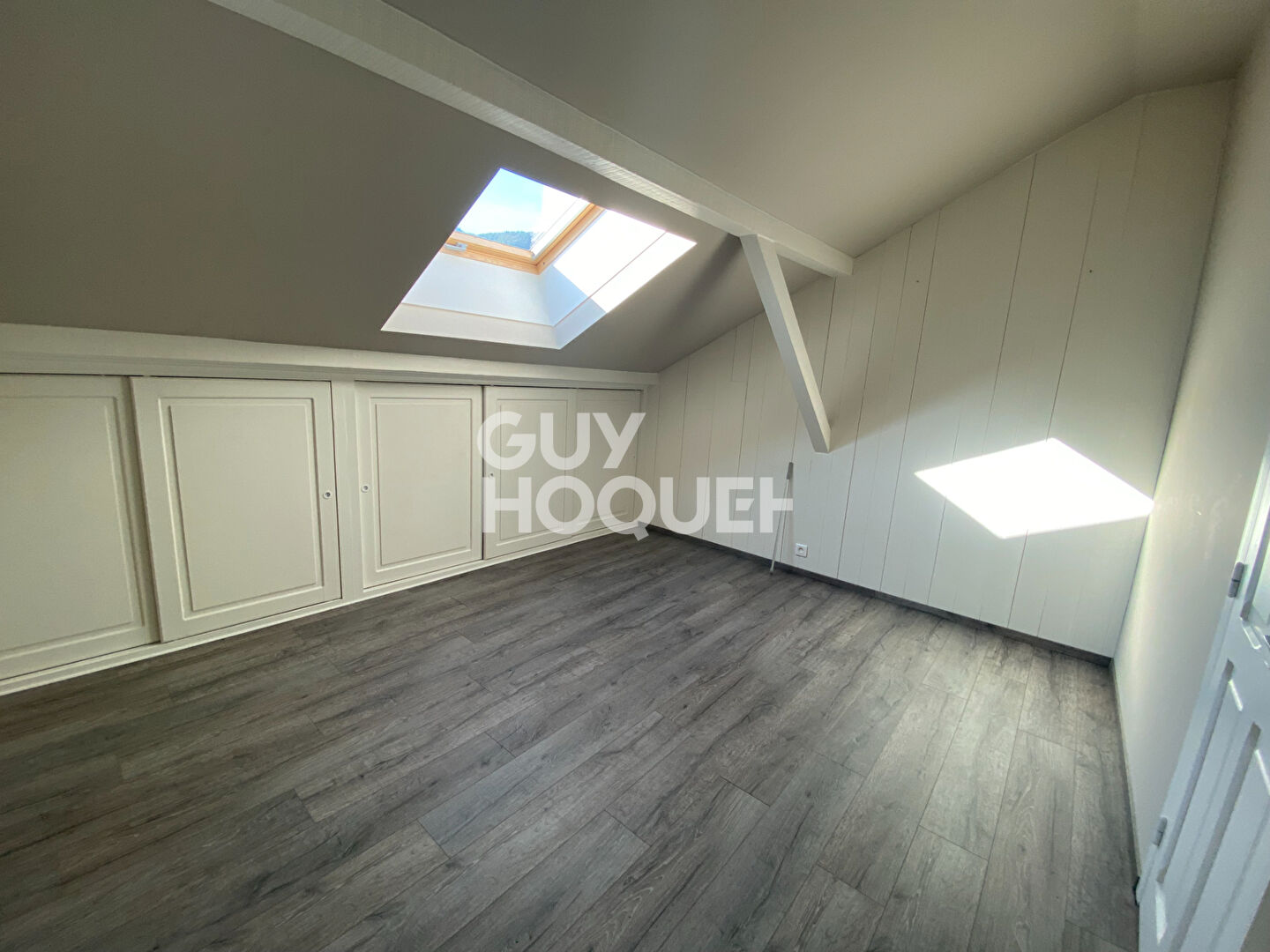 Maison d'environ 351,87 m² à vendre à VERRENS ARVEY (73460).