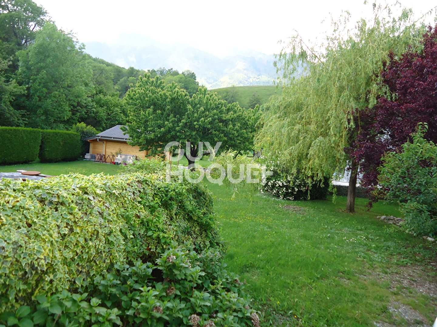 Maison d'environ 351,87 m² à vendre à VERRENS ARVEY (73460).