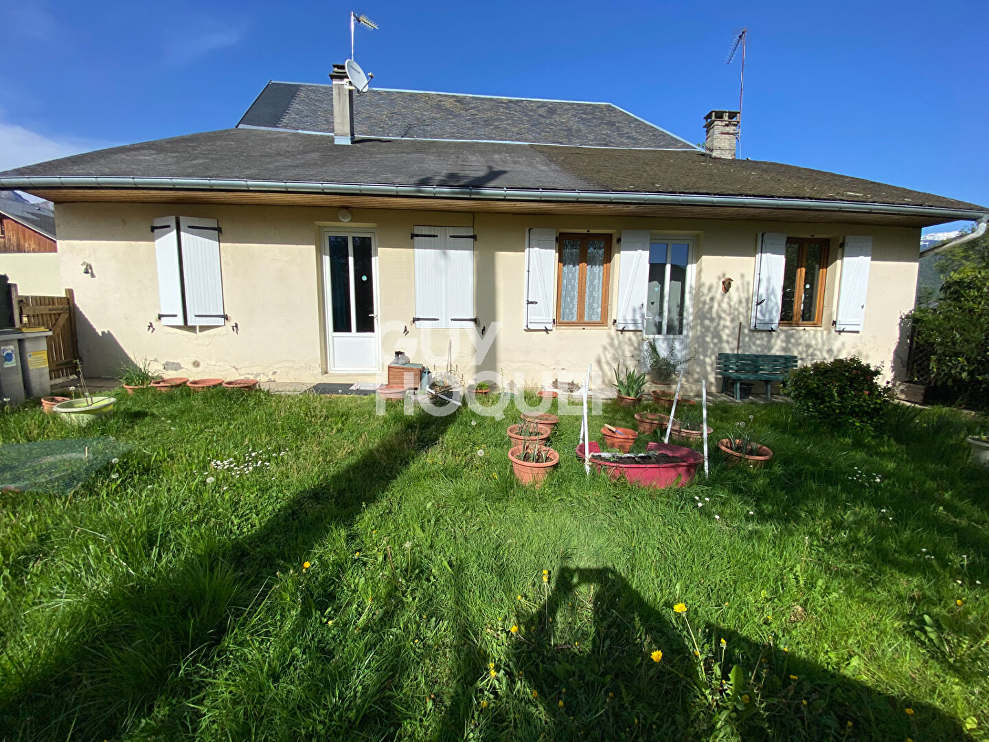 Charmante Maison à Vendre à Gilly-sur-Isère
