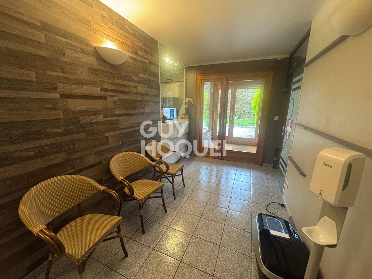 Local professionnel à Gilly Sur Isere 5 pièce(s)