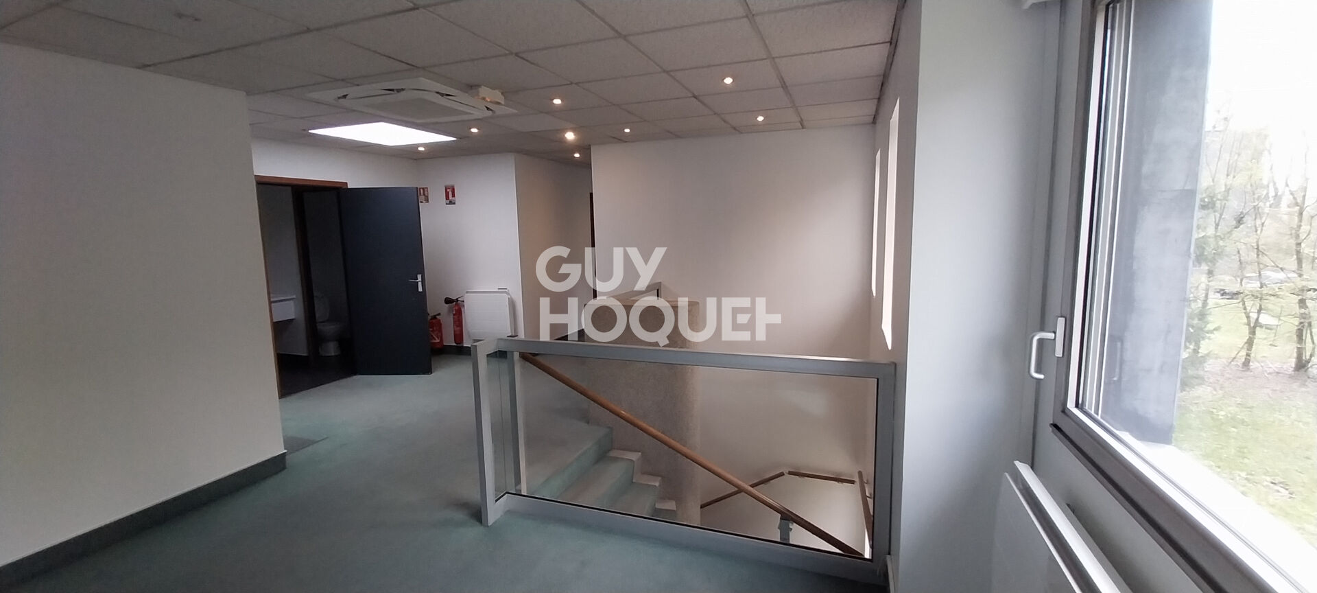 Bureaux à louer de 300 m² à Tournon, France - Réf 3773