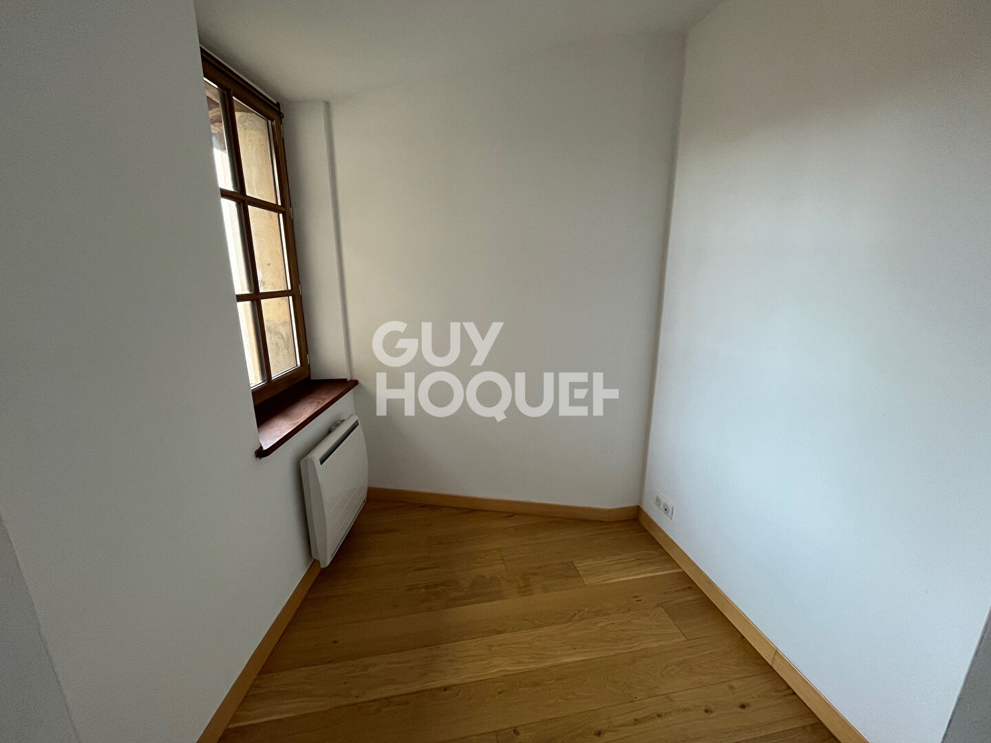 Superbe duplex refait à neuf, 2 chambres, bureau