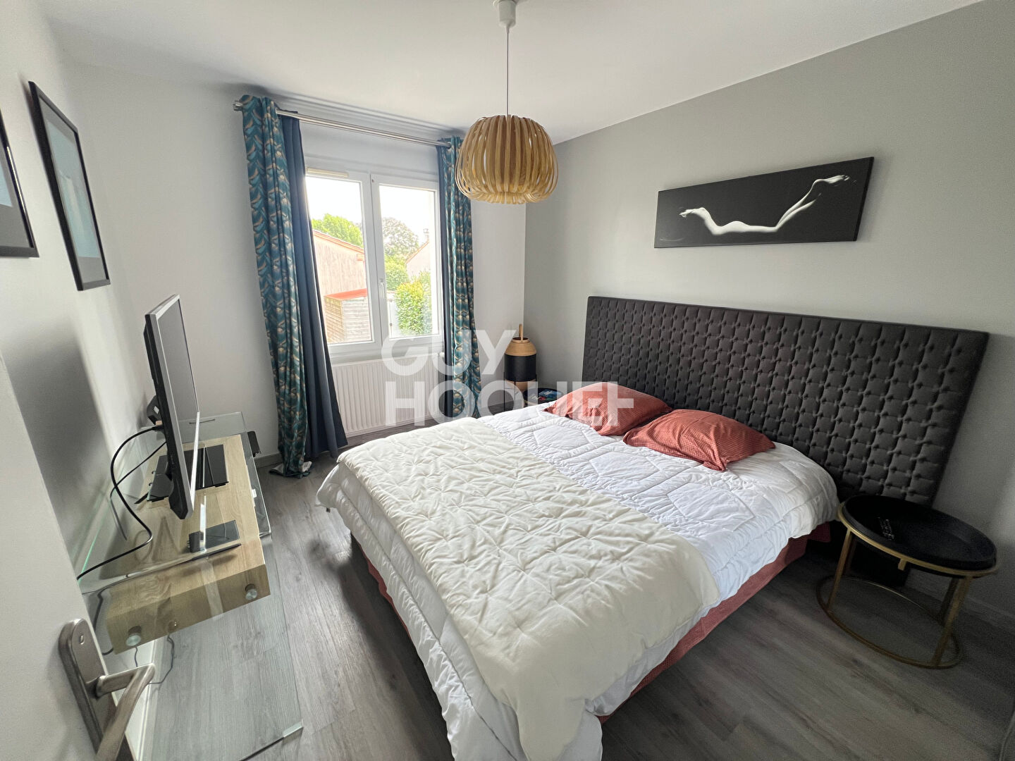 Villa 4 chambres - beau jardin - garage - piscine!