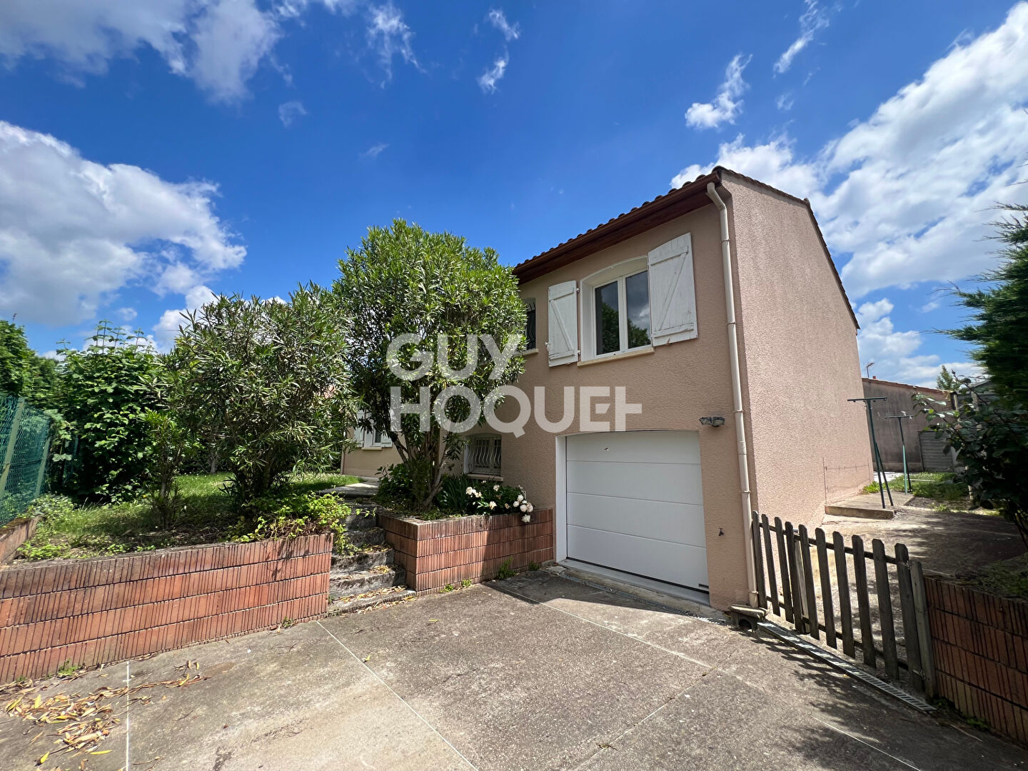 Villa 4 chambres - beau jardin - garage - piscine!