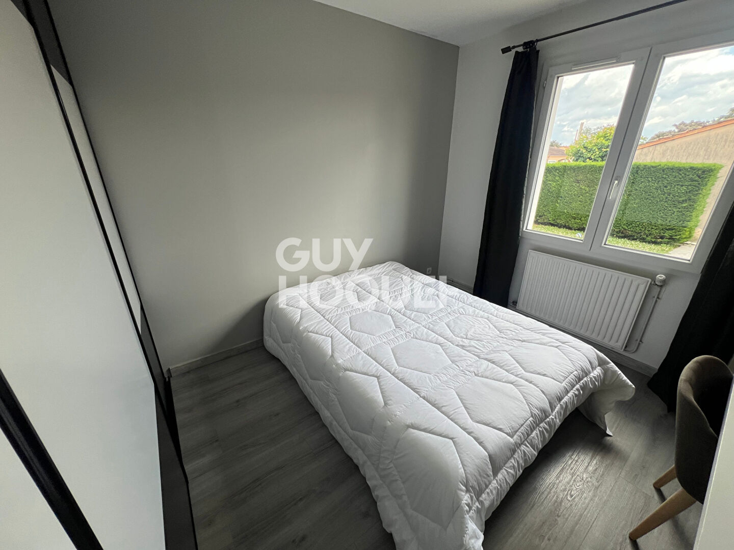 Villa 4 chambres - beau jardin - garage - piscine!