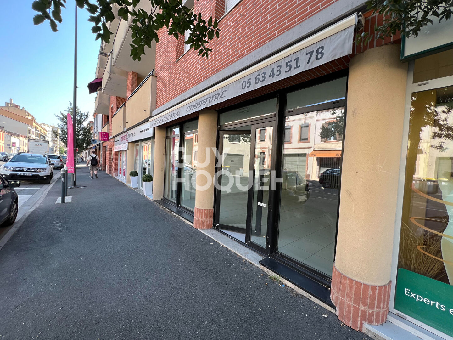 Local commercial de 70m² avec un beau linéaire de vitrine!
