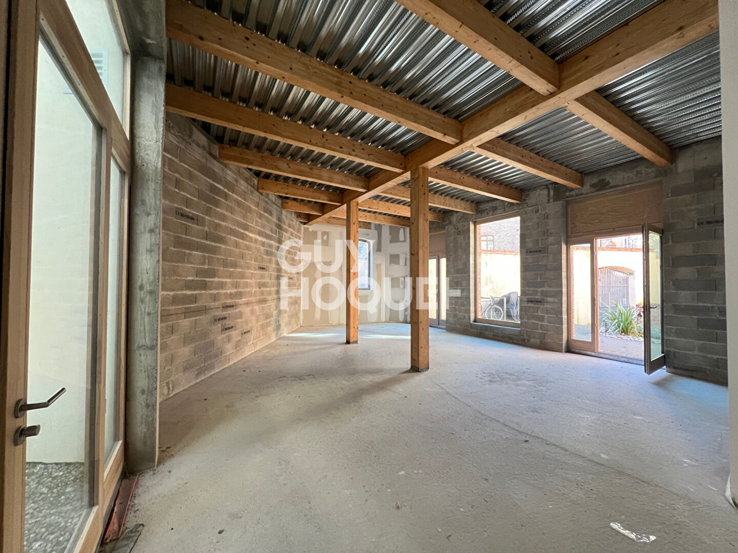 OPPORTUNITE RARE - Atelier d'artiste à usage mixte  64,7 m2 