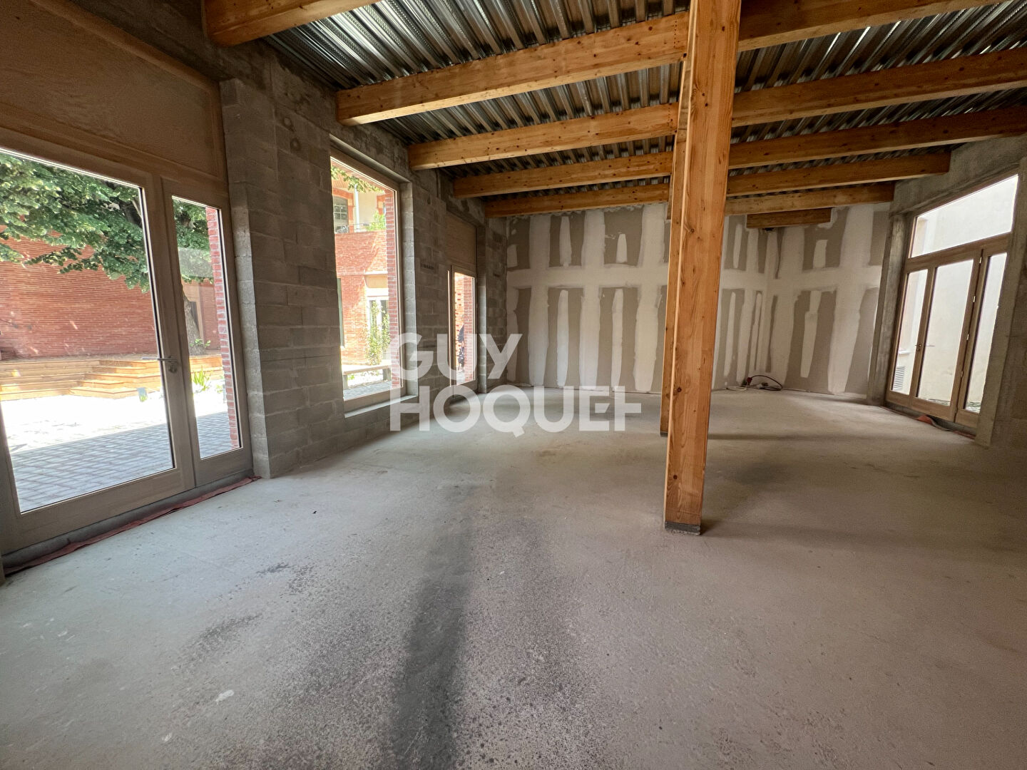 OPPORTUNITE RARE - Atelier d'artiste à usage mixte  64,7 m2 