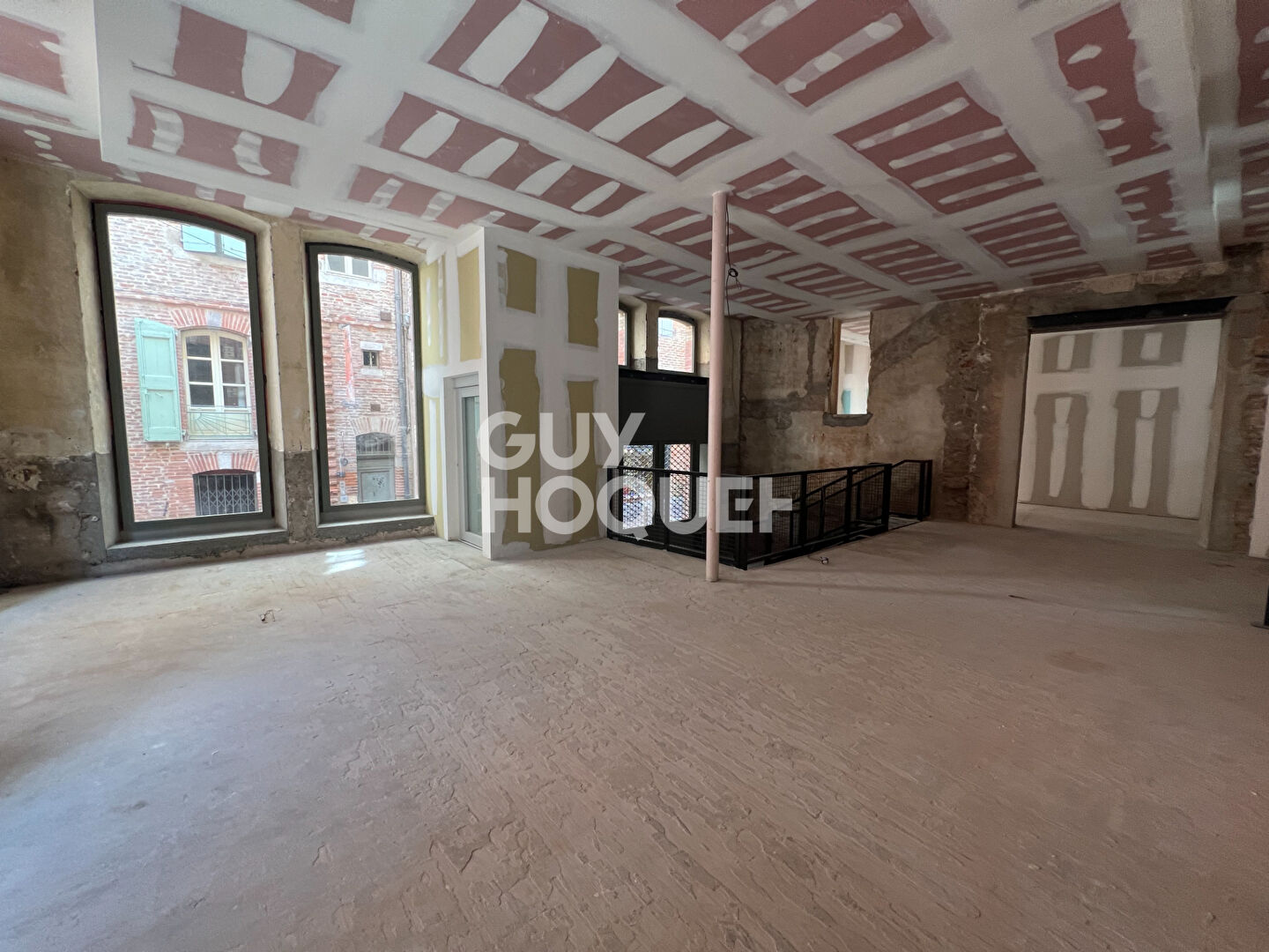 Local commercial  224,5 m2 en plein centre d'ALBI (Loyer Progressif par palier).