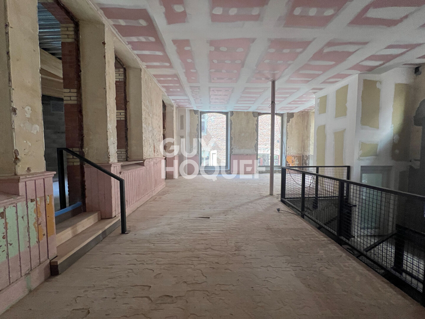 Local commercial  224,5 m2 en plein centre d'ALBI (Loyer Progressif par palier).