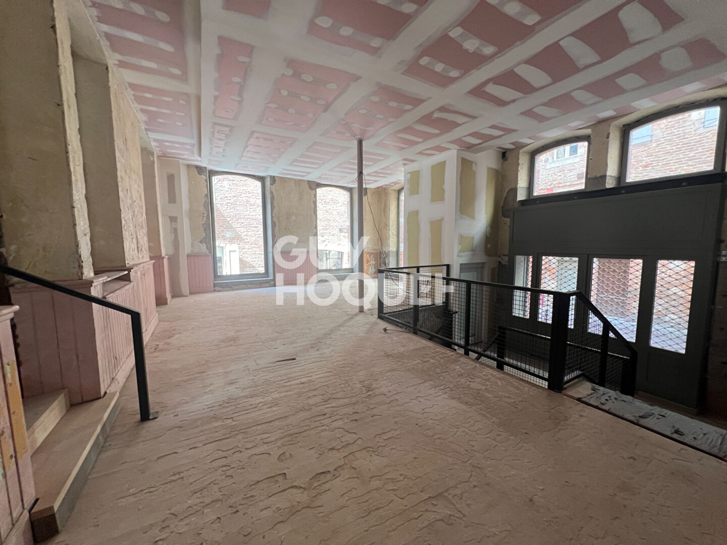 Local commercial  224,5 m2 en plein centre d'ALBI (Loyer Progressif par palier).