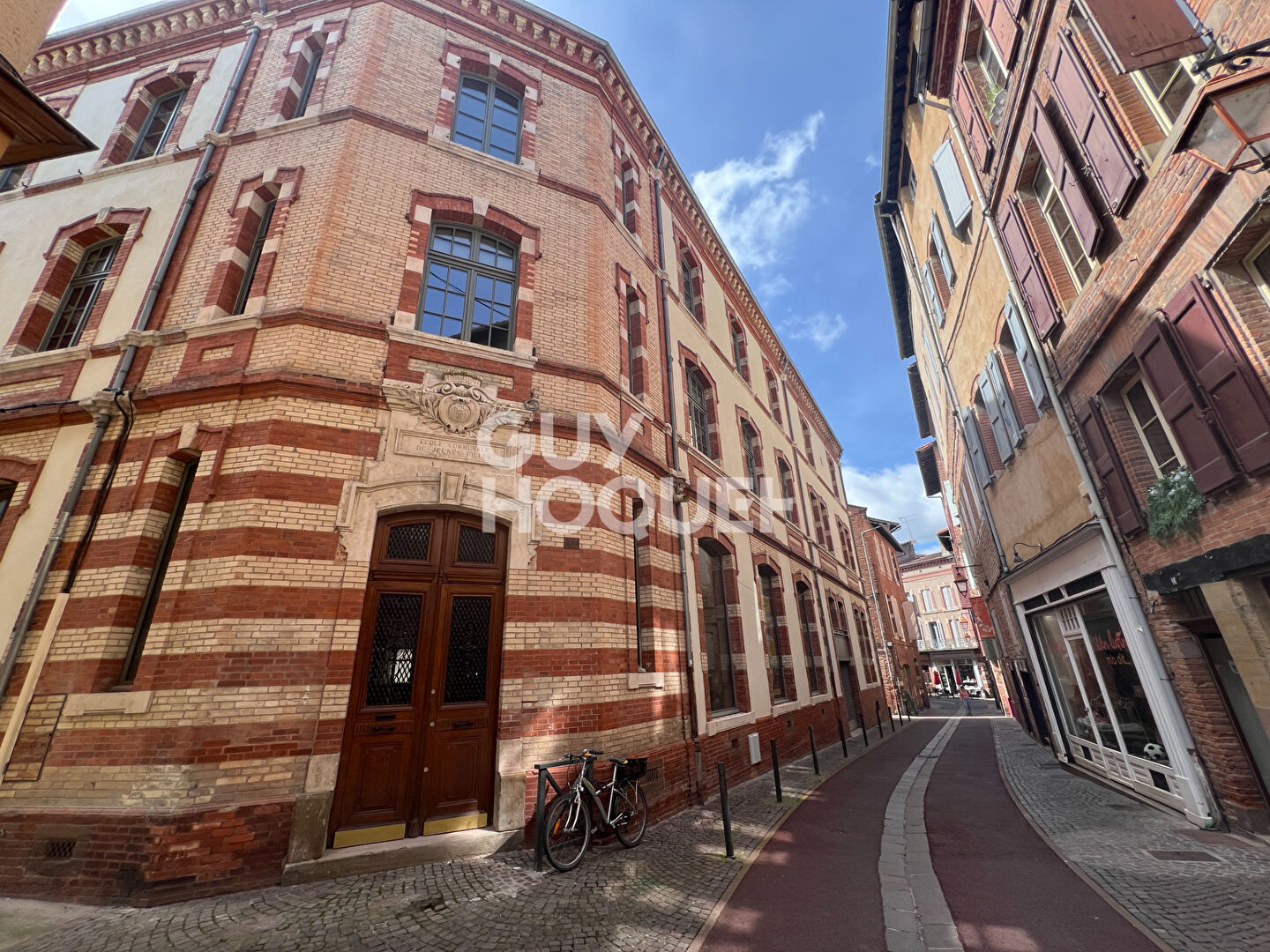 Local commercial  224,5 m2 en plein centre d'ALBI (Loyer Progressif par palier).