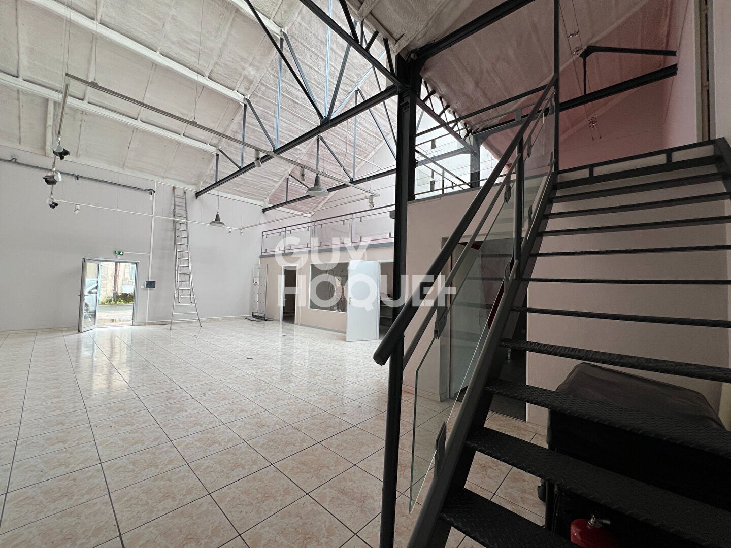 Entrepôt / local industriel Saint Juery 250 m2