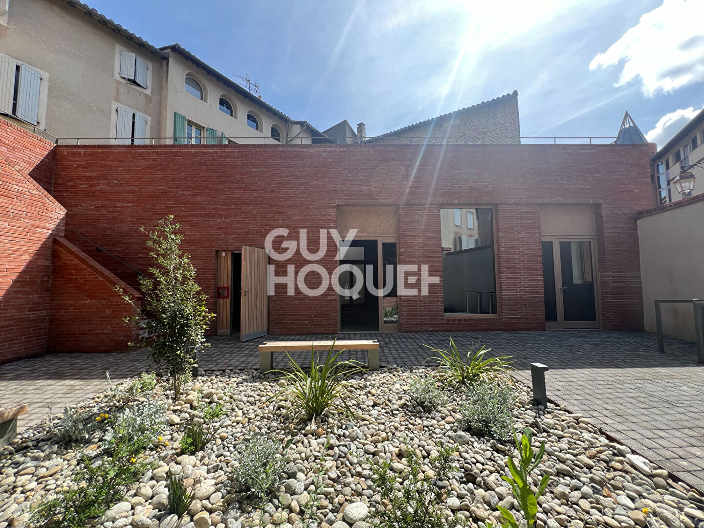 OPPORTUNITE RARE - Atelier d'artiste à usage mixte  64,7 m2 §