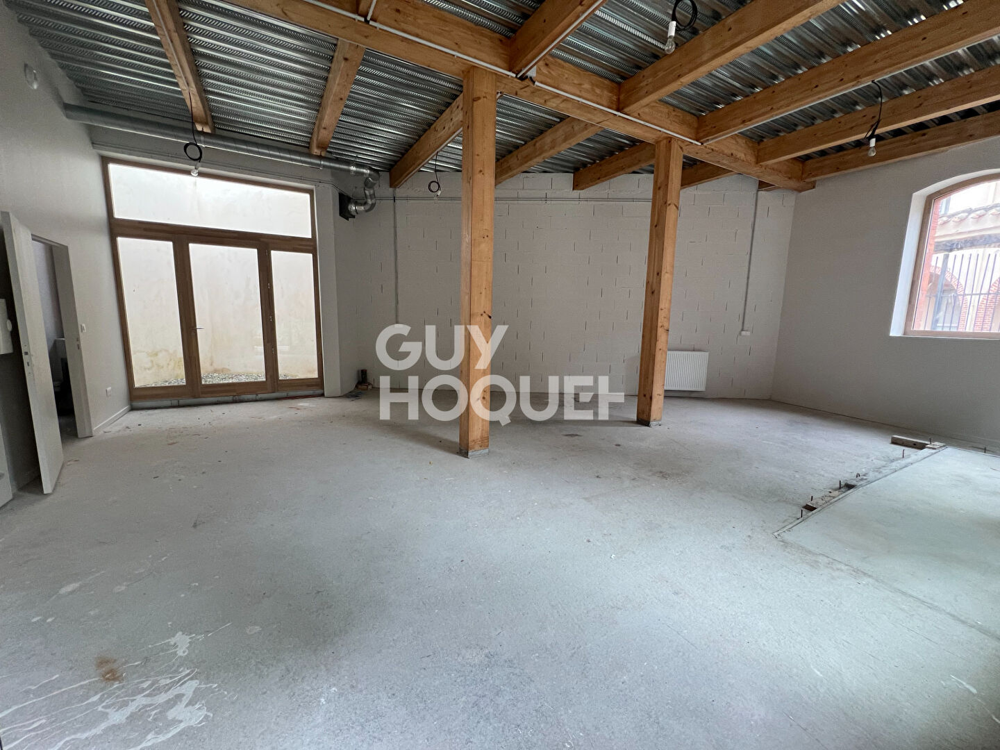 OPPORTUNITE RARE - Atelier d'artiste à usage mixte  64,7 m2 §