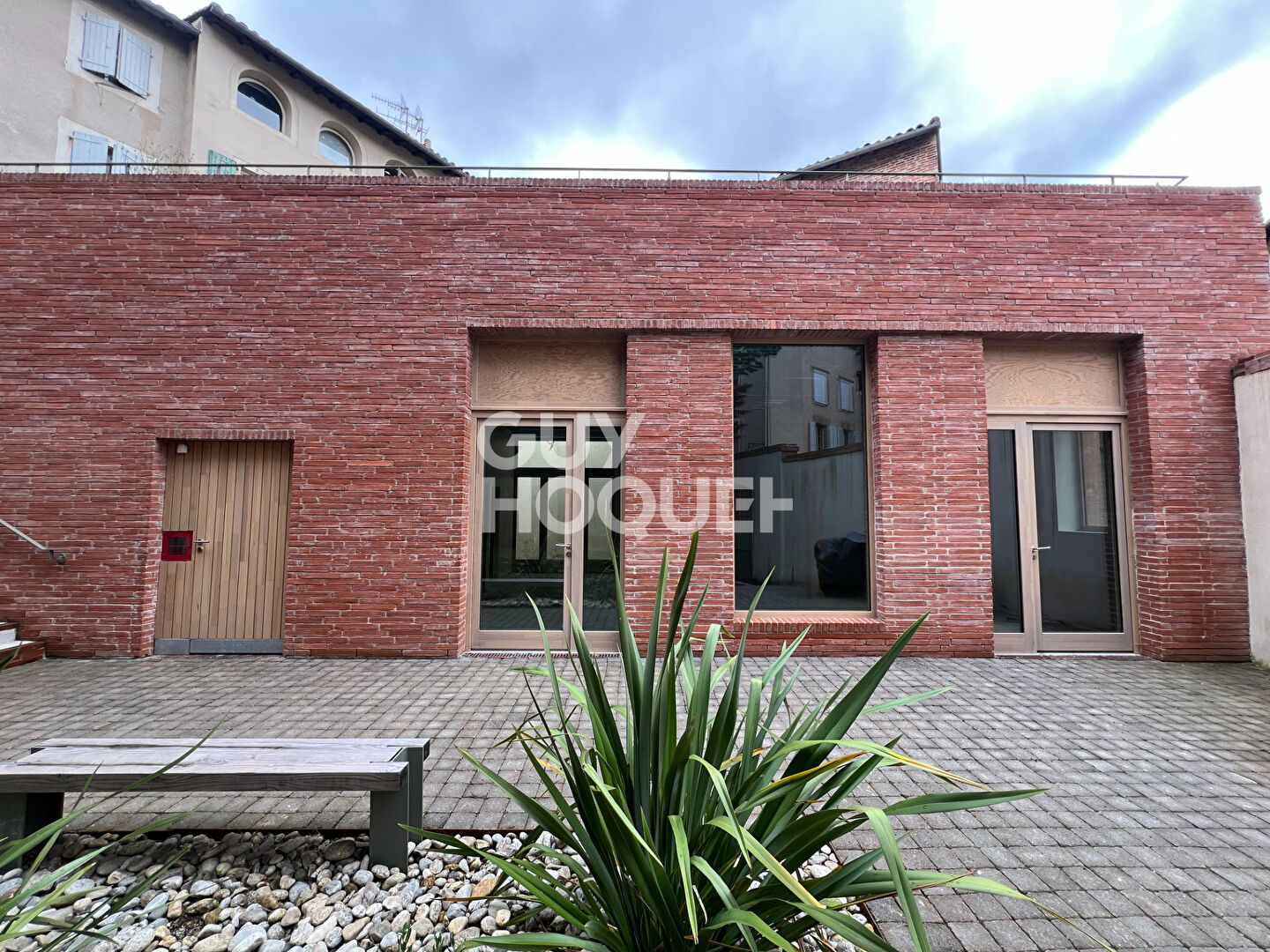 OPPORTUNITE RARE - Atelier d'artiste à usage mixte  64,7 m2 §