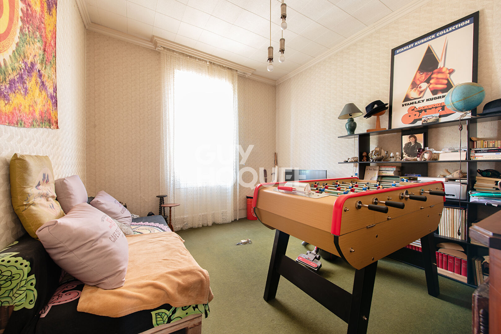 Maison - jardin - ascenseur - garages - terrasse - secteur prisé!