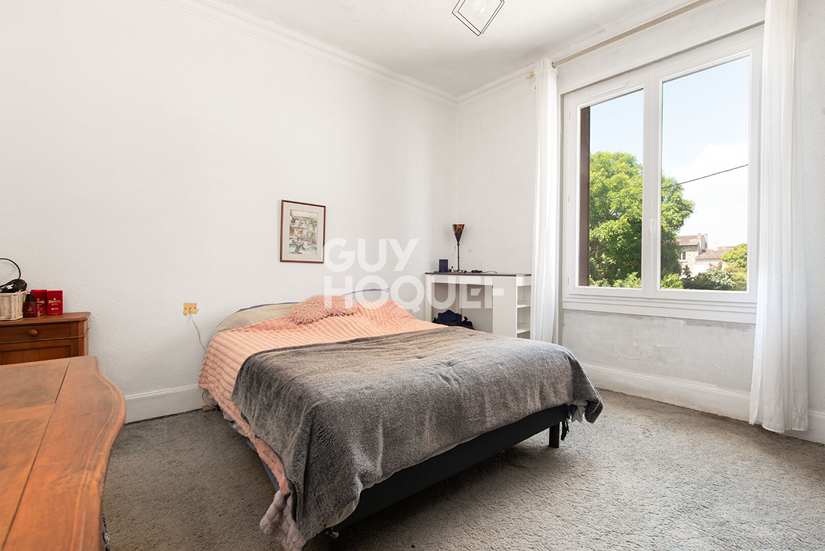 Maison - jardin - ascenseur - garages - terrasse - secteur prisé!