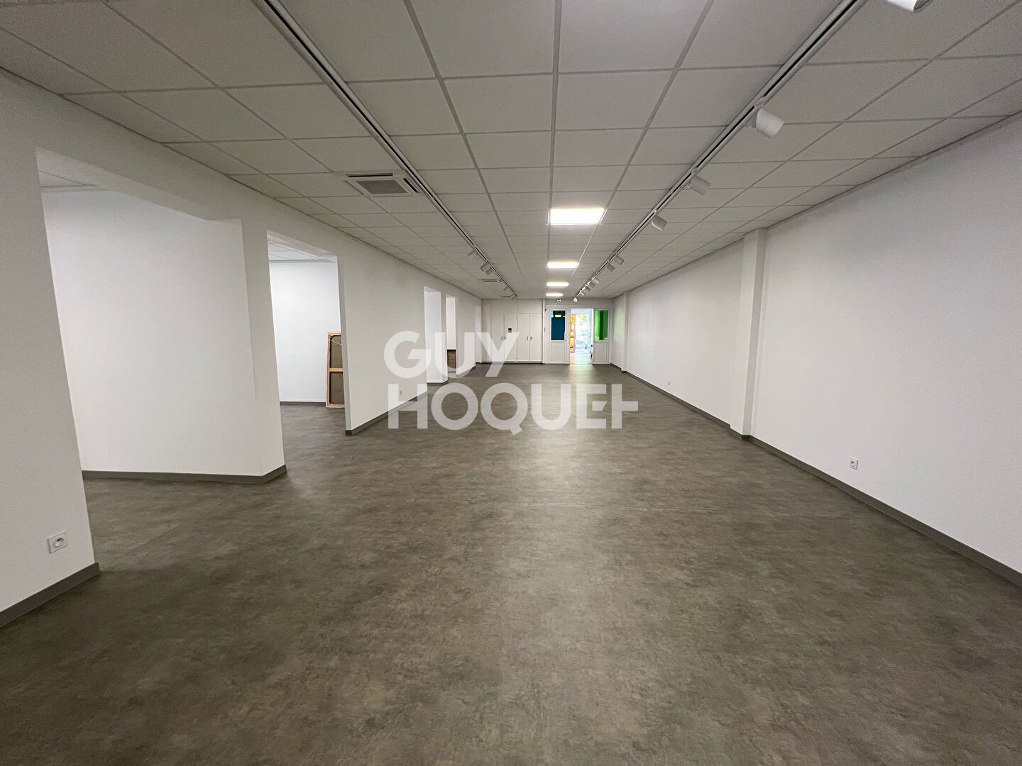 À LOUER - Local / Bureaux 350 m² - Place Fernand Pelloutier -ALBI