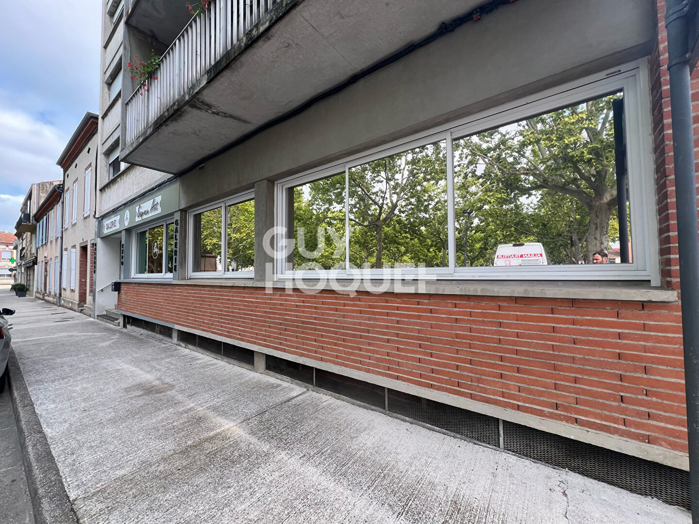 À LOUER - Local / Bureaux 350 m² - Place Fernand Pelloutier -ALBI