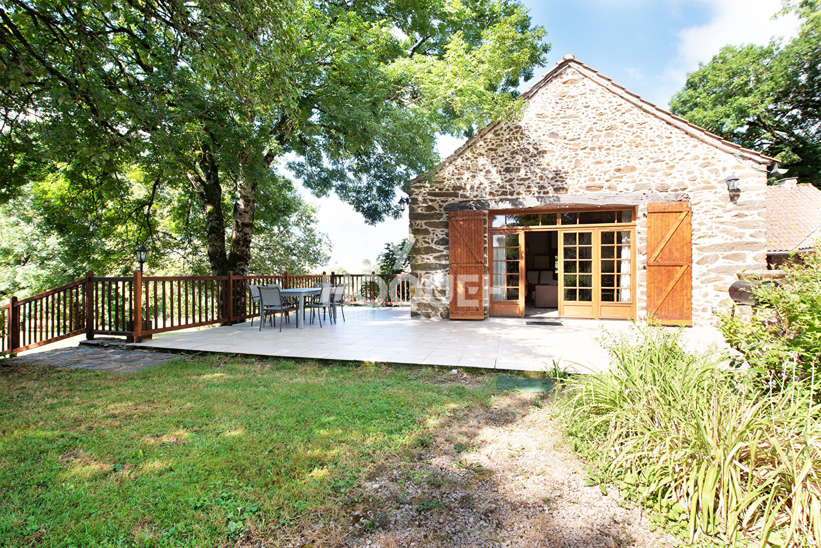 Maison / Gite à Jouqueviel 7 pièce(s) 185m2