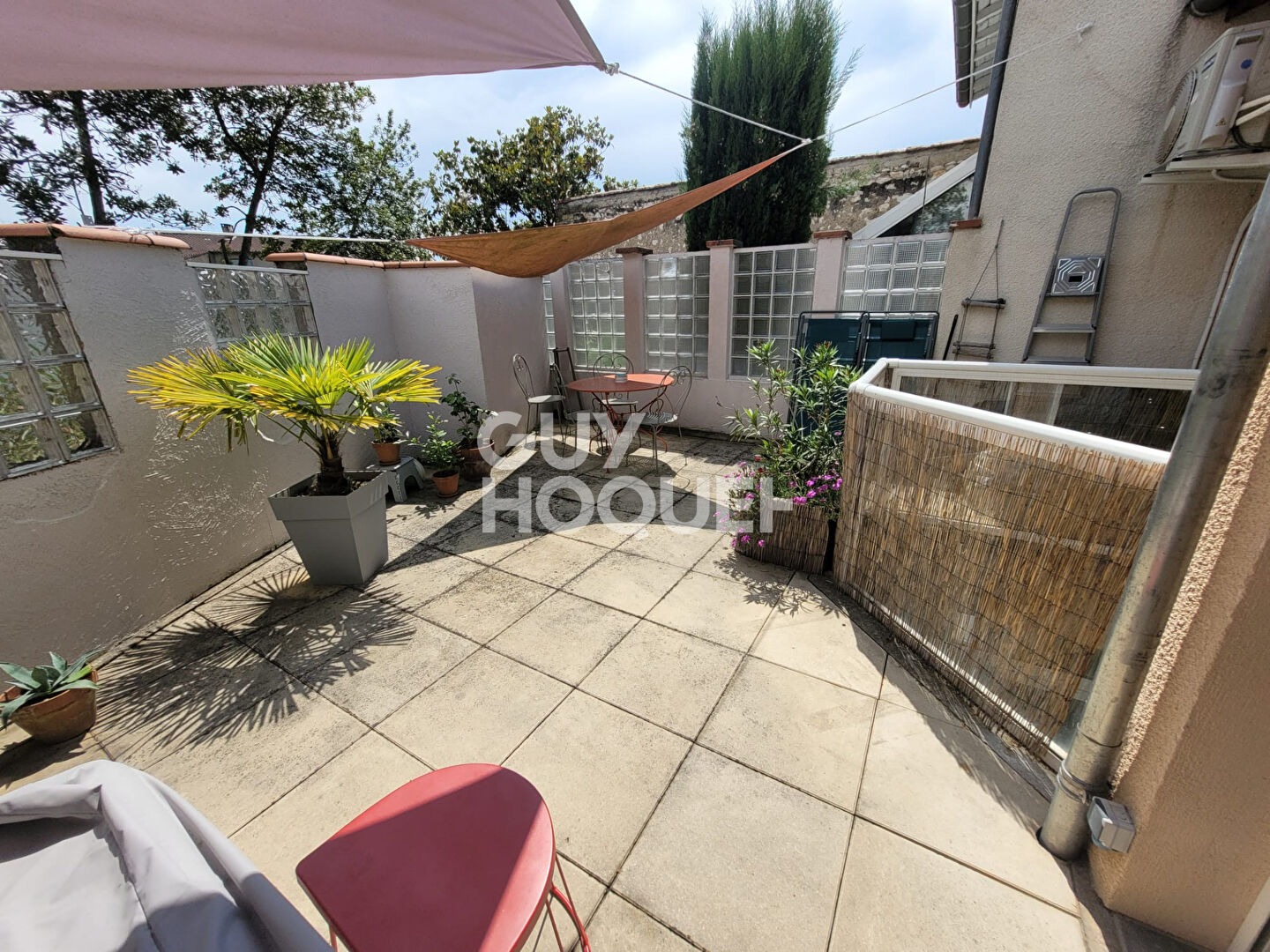 À VENDRE - APPARTEMENT T3 AVEC TERRASSE - RUE DES JARDINS - ALBI PELLOUTIER !