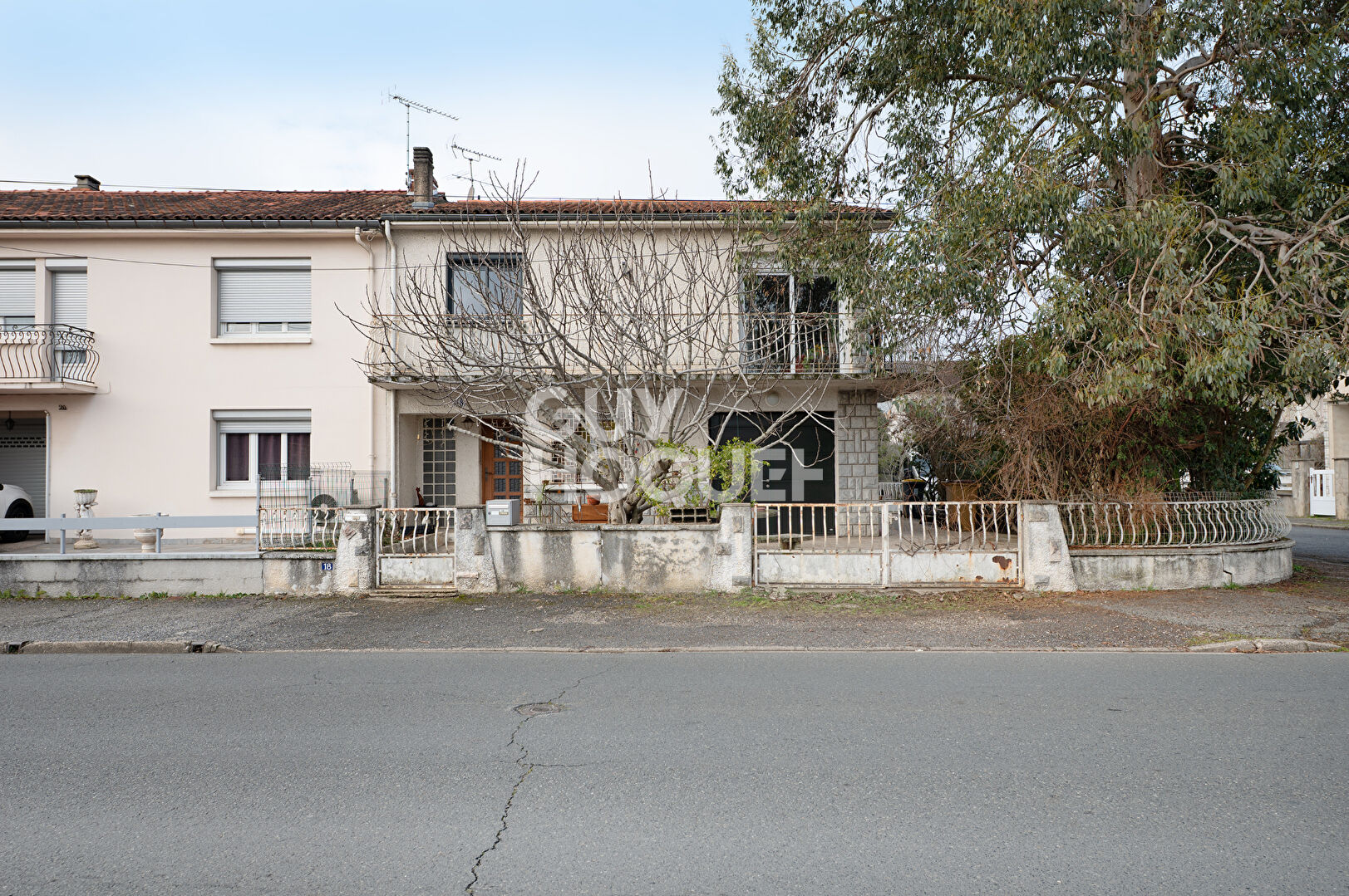 Grande maison à fort potentiel - 165 m² habitables sur parcelle de 370 m²