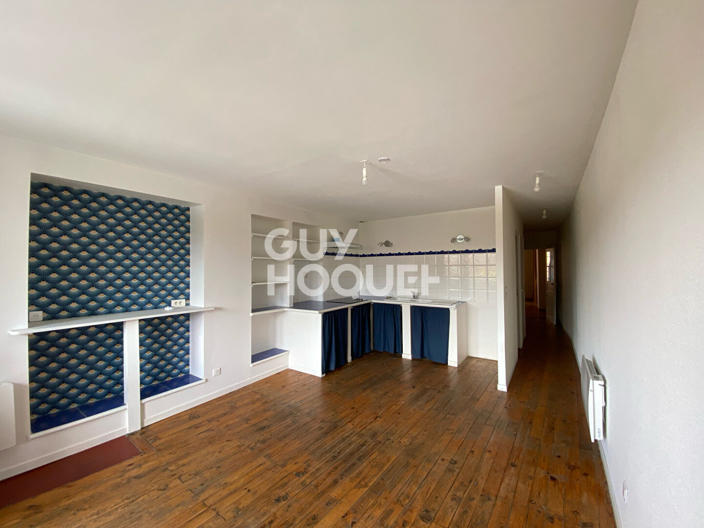 Appartement  2 pièce(s) + grenier aménageable!