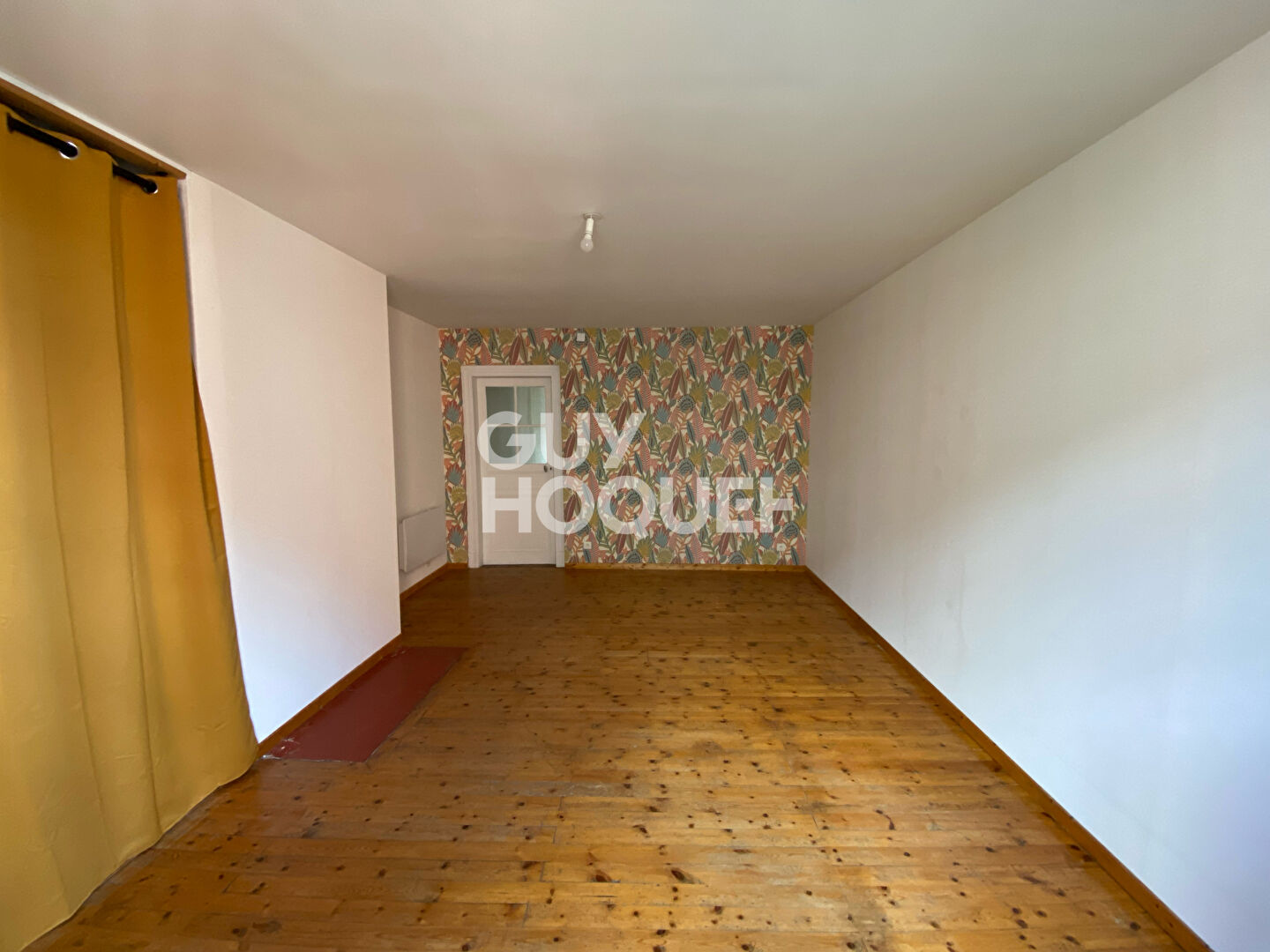 Appartement  2 pièce(s) + grenier aménageable!