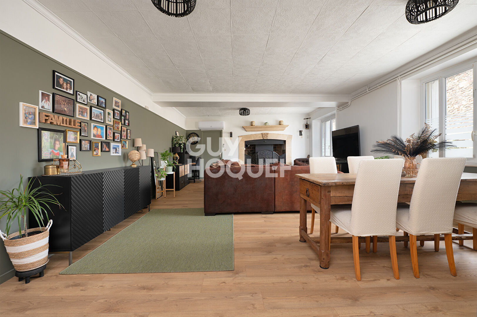 Maison de village rénovée, 7 chambres, Jardin, Garages