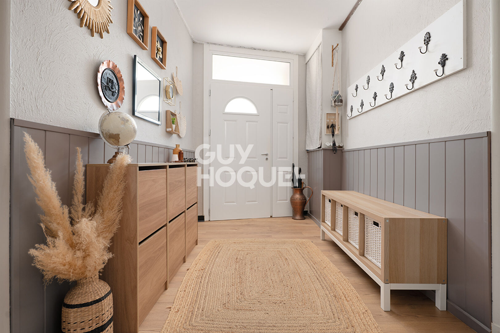Maison de village rénovée, 7 chambres, Jardin, Garages