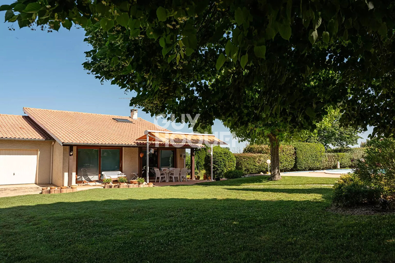 Maison familiale avec piscine et dépendance-  Secteur Brens / Gaillac
