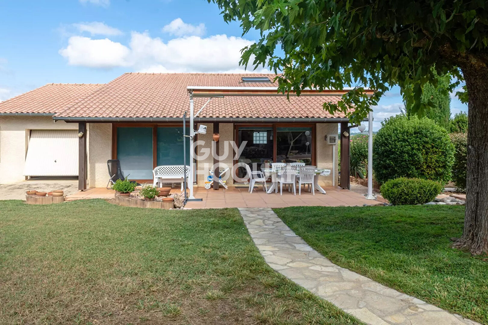 Maison familiale avec piscine et dépendance-  Secteur Brens / Gaillac