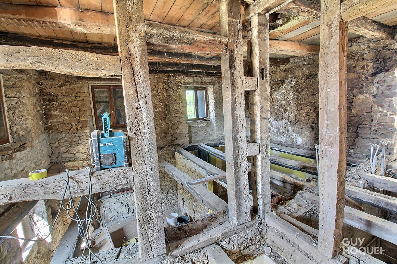 VENTE d'une ancienne ferme T7 (176 m²) à ASPACH - 2 Maisons et une grange