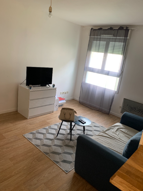 STUDIO T1 BIS 1ER ETAGE AVEC PARKING