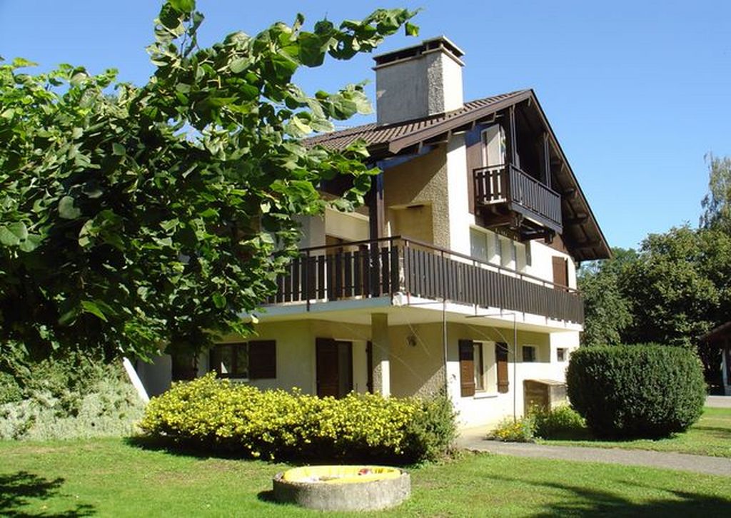 SUPERBE MAISON DANS UN CADRE DE VERDURE - SEYNOD