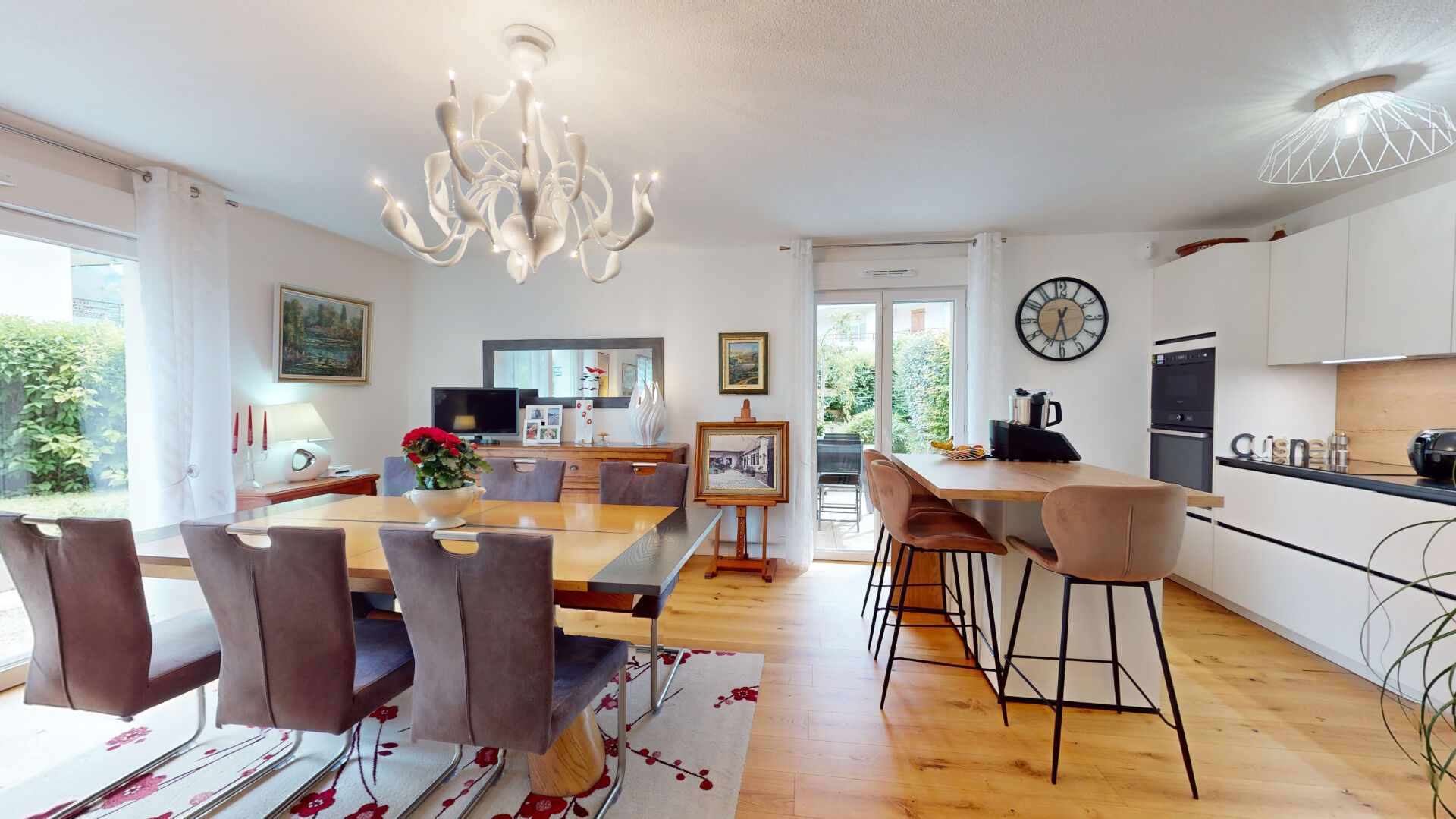 Appartement Doussard rez-de-jardin avec grand garage - centre ville