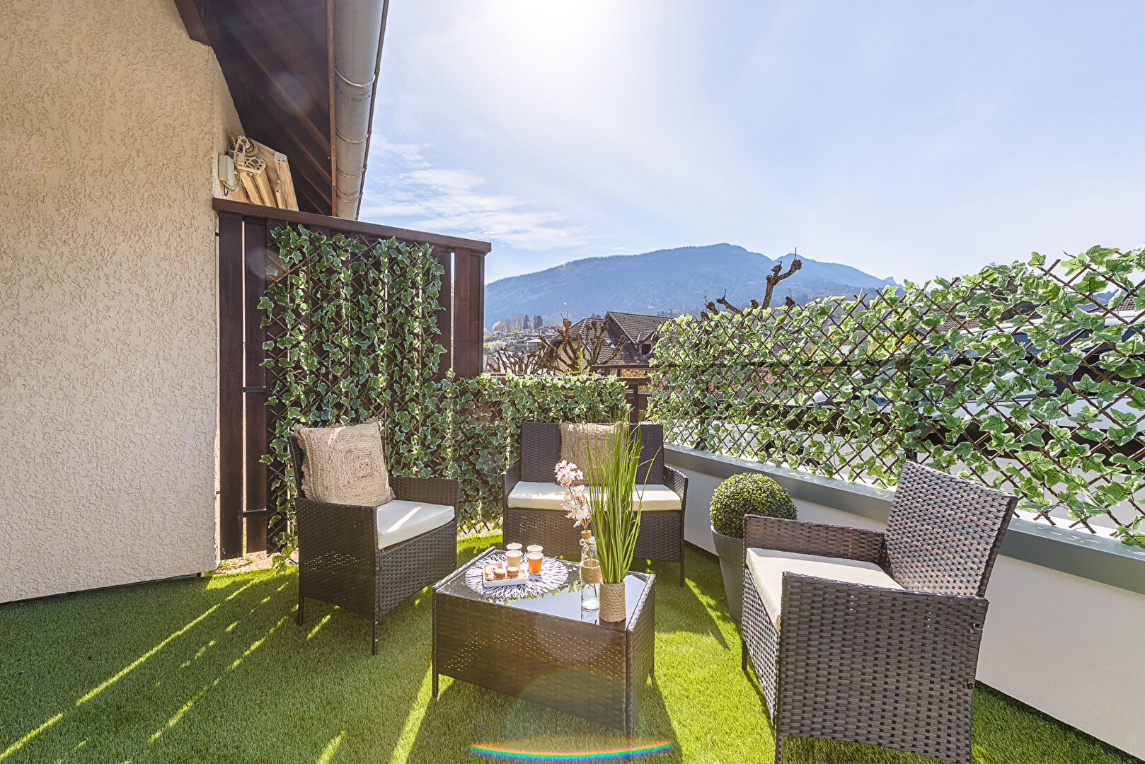 Appartement type 2 avec terrasse et entrée indépendante + 1 CAVE - St-Jorioz